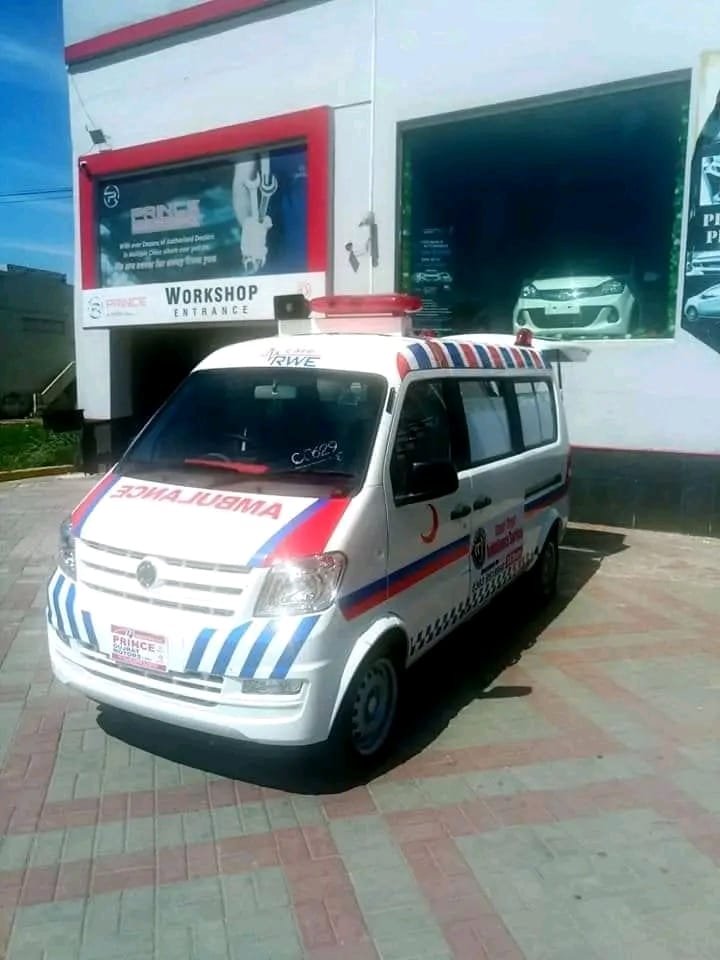 Ambulance support vehicle